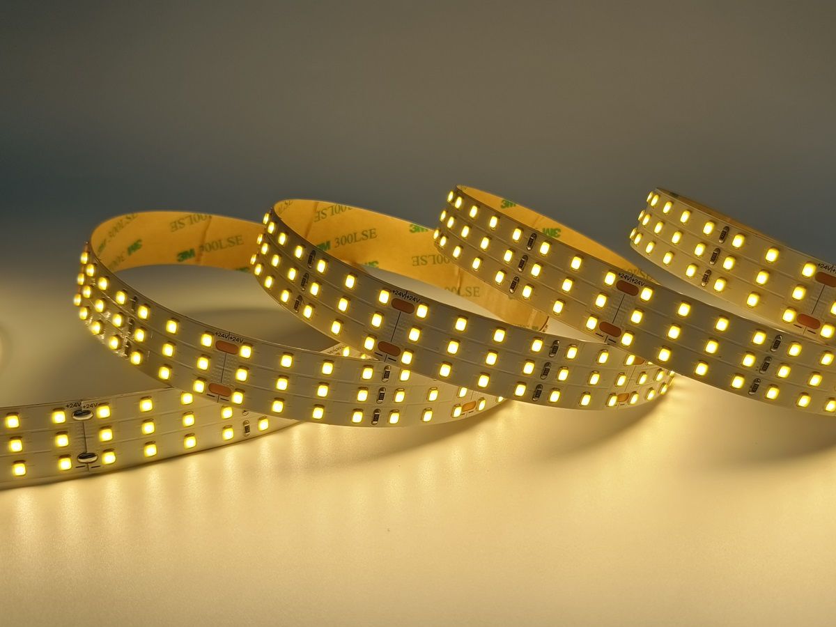 Tira de luces LED de 145 lm/W 